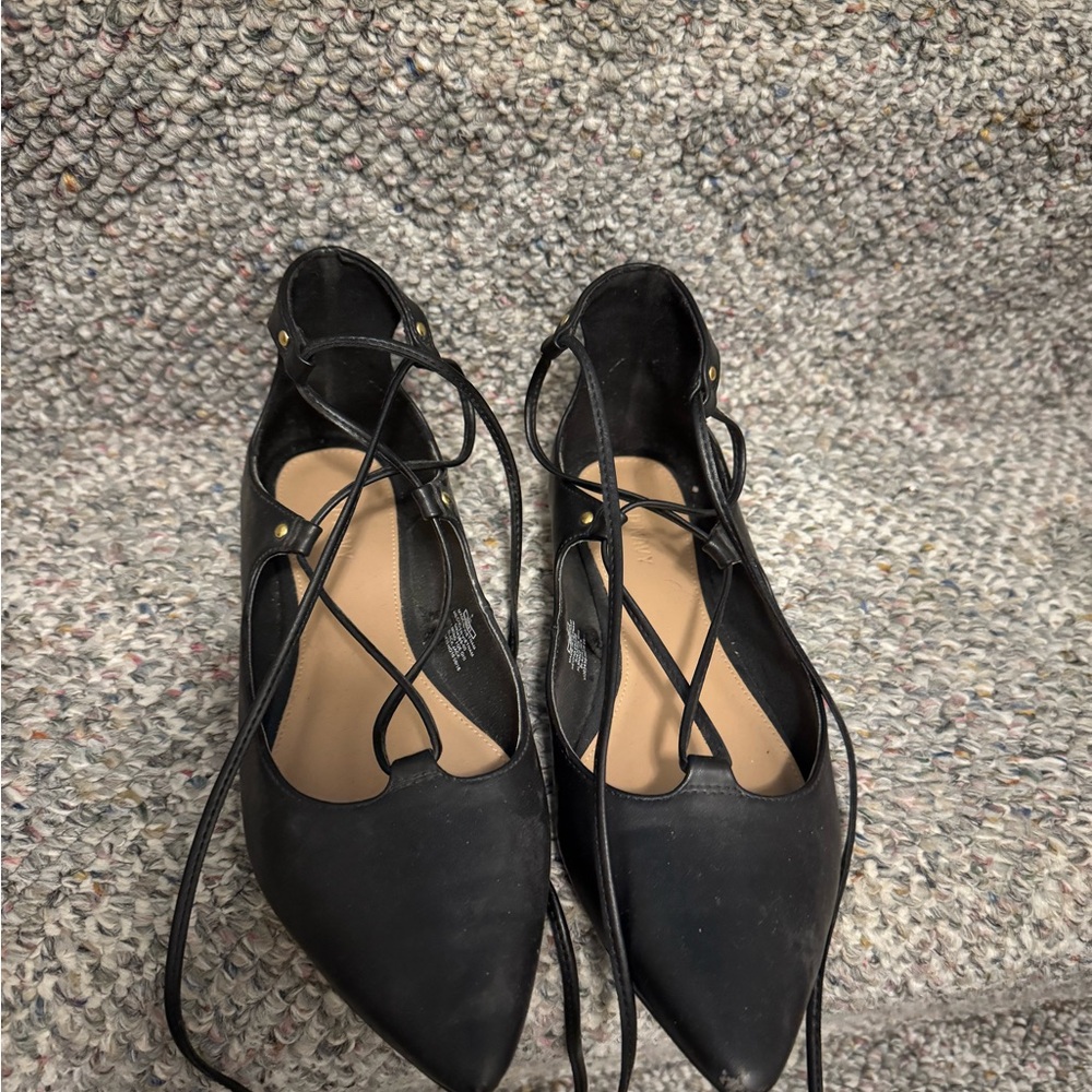 Shoe Dazzle Black Lace-Up Flats with Ballet-Inspired Design